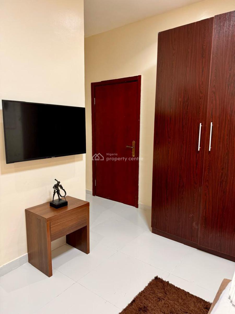 2 Bedrooms Ensuite Apartment., Olubunmi Owa Street, Admiralty Way., Lekki Phase 1, Lekki, Lagos, Flat / Apartment Short Let