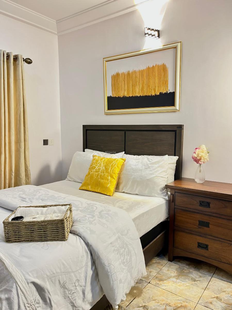 Premium 5-bedroom Ensuite Residence + Game Lounge & Backup Power, Lekki Phase 1, Lekki, Lagos, Flat / Apartment Short Let