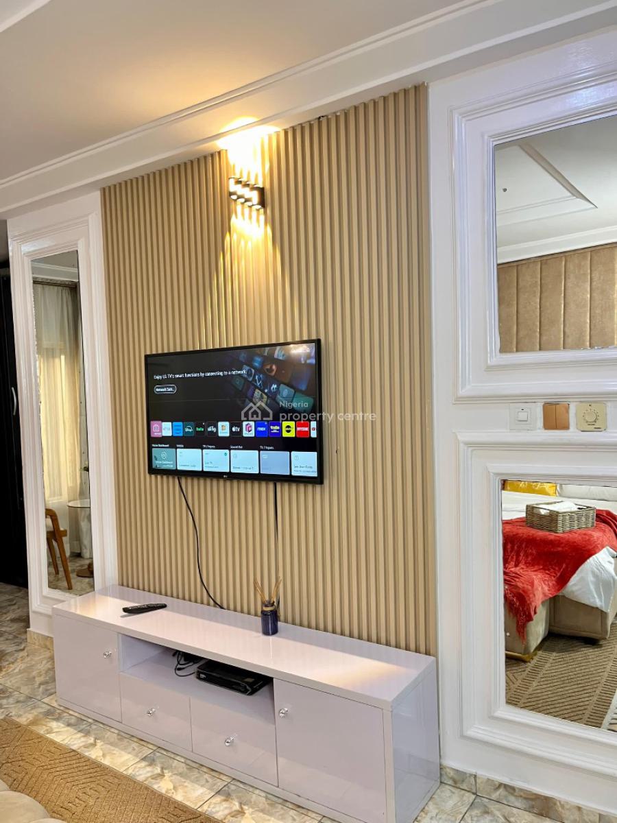 Premium 5-bedroom Ensuite Residence + Game Lounge & Backup Power, Lekki Phase 1, Lekki, Lagos, Flat / Apartment Short Let