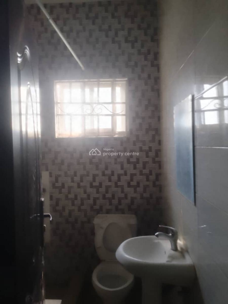 Very Luxury 3 Bedrooms Flat with Bq in an Estate 2nd Floor 8m Annum, Guzape District, Abuja, Flat / Apartment for Rent
