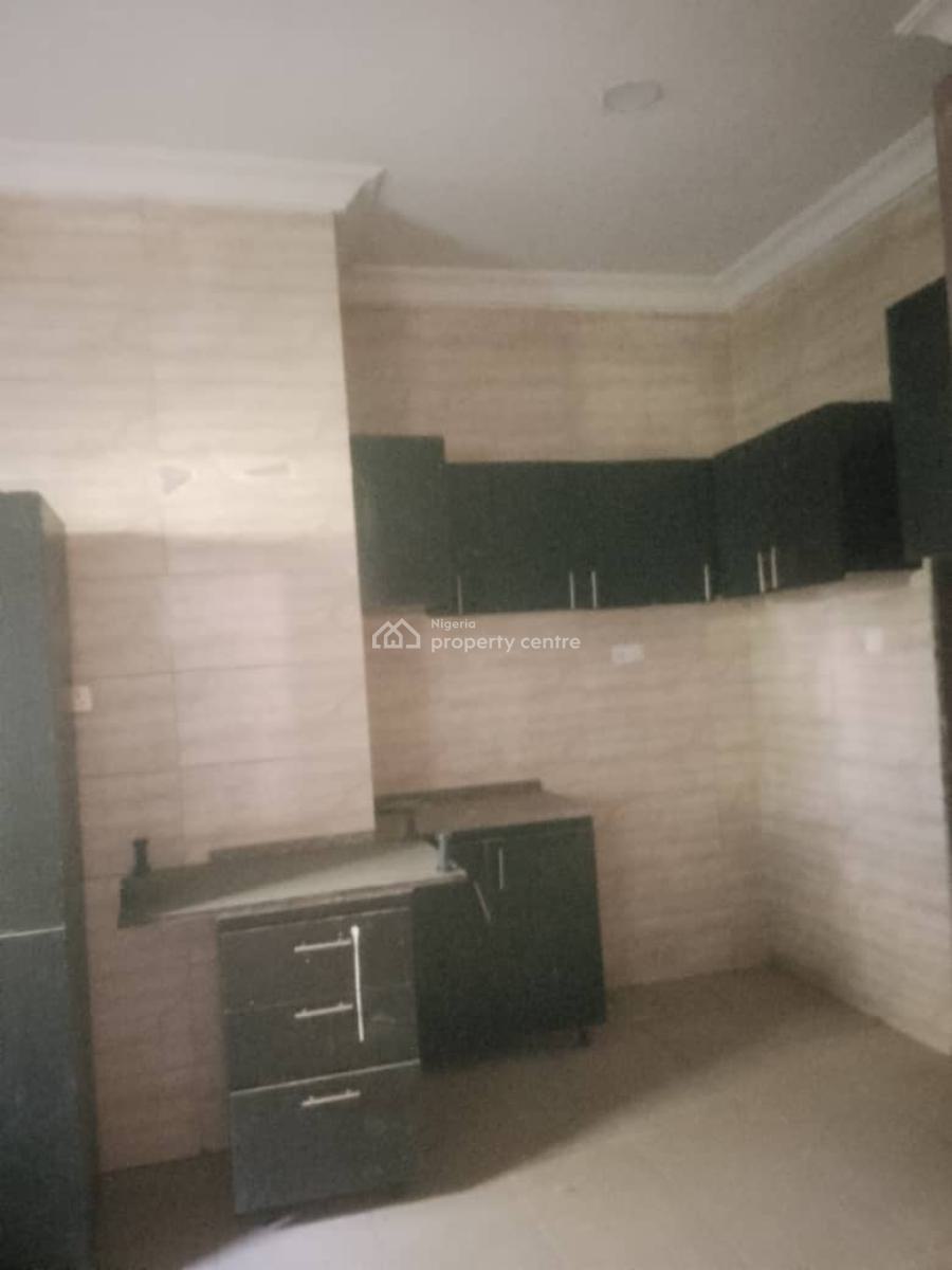 Very Luxury 3 Bedrooms Flat with Bq in an Estate 2nd Floor 8m Annum, Guzape District, Abuja, Flat / Apartment for Rent