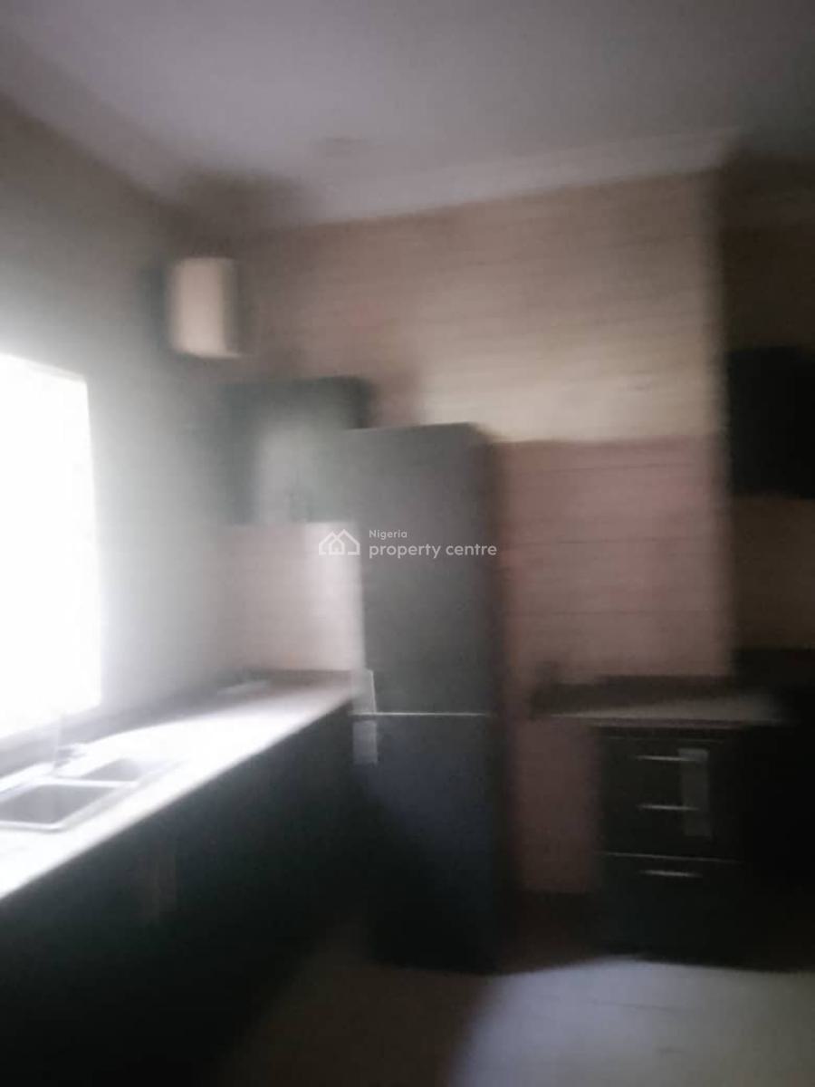 Very Luxury 3 Bedrooms Flat with Bq in an Estate 2nd Floor 8m Annum, Guzape District, Abuja, Flat / Apartment for Rent