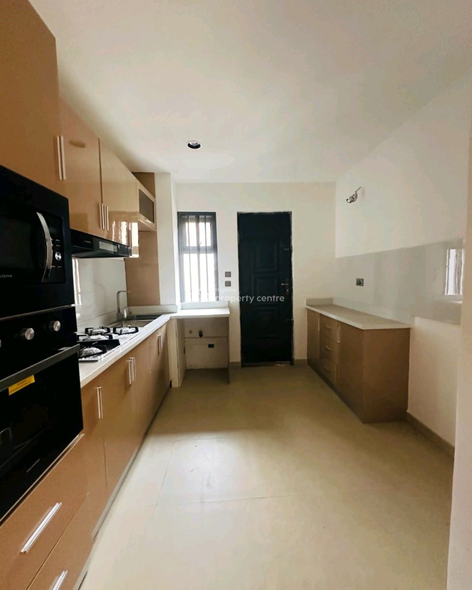 Fantastic Built 4 Bedroom Maisonette   Price: 250m  Title: Certifi, Surulere, Lagos, House for Sale