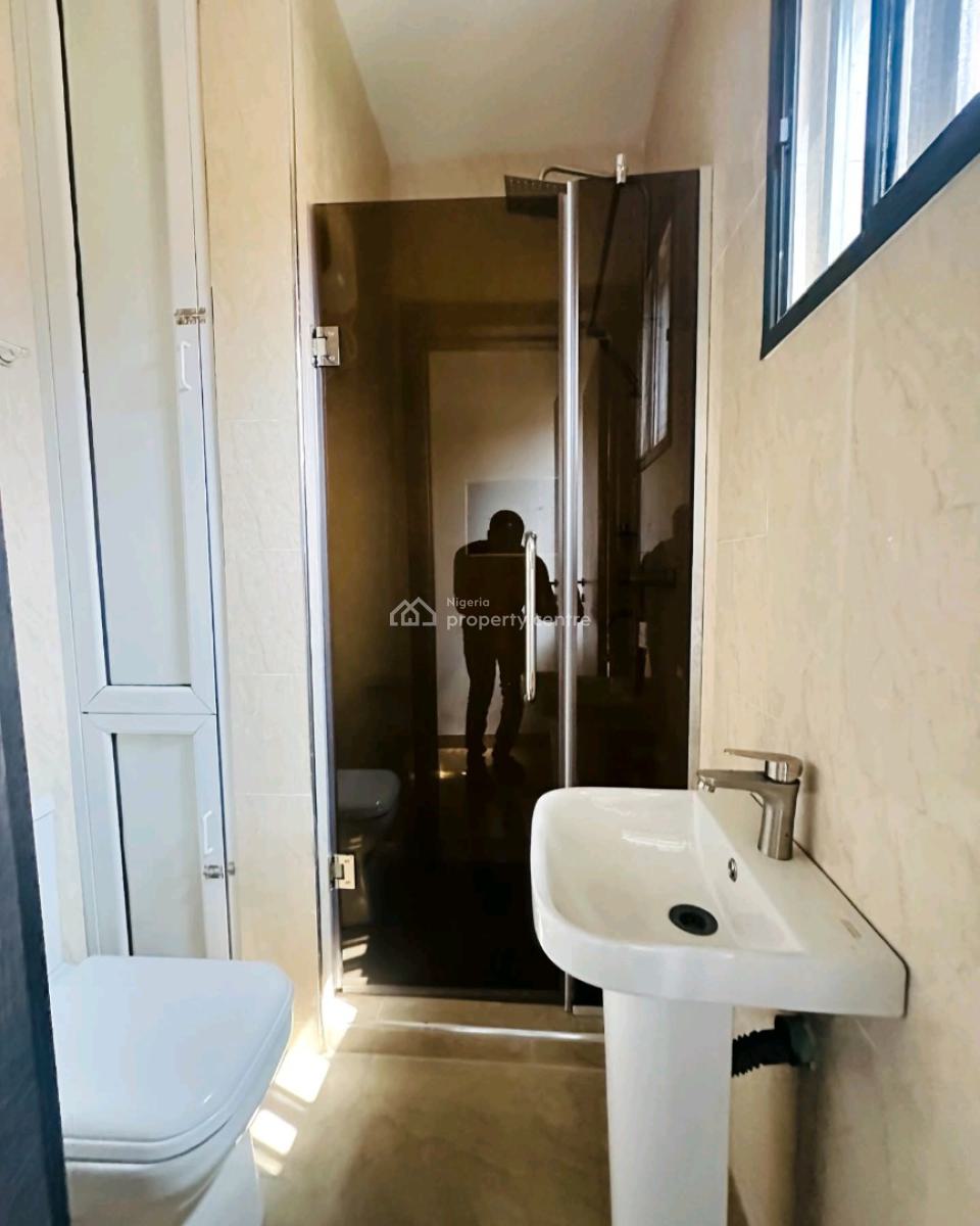 Fantastic Built 4 Bedroom Maisonette   Price: 250m  Title: Certifi, Surulere, Lagos, House for Sale