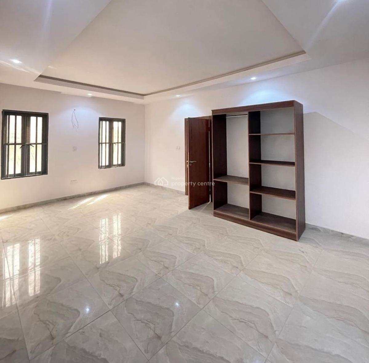 Well Maintained 3 Bedroom Maisonette with Bq, Lekki Phase1 Proper, Lekki, Lagos, Flat / Apartment for Rent