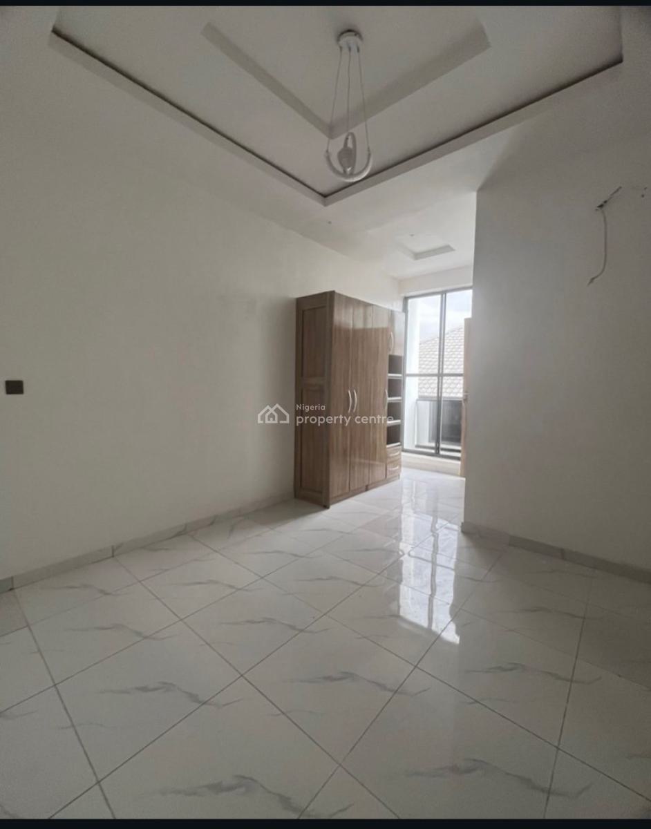 Nice 2 Bedroom Spacious Apartment, Ologolo Lekki Lagos, Lekki, Lagos, Flat / Apartment for Sale