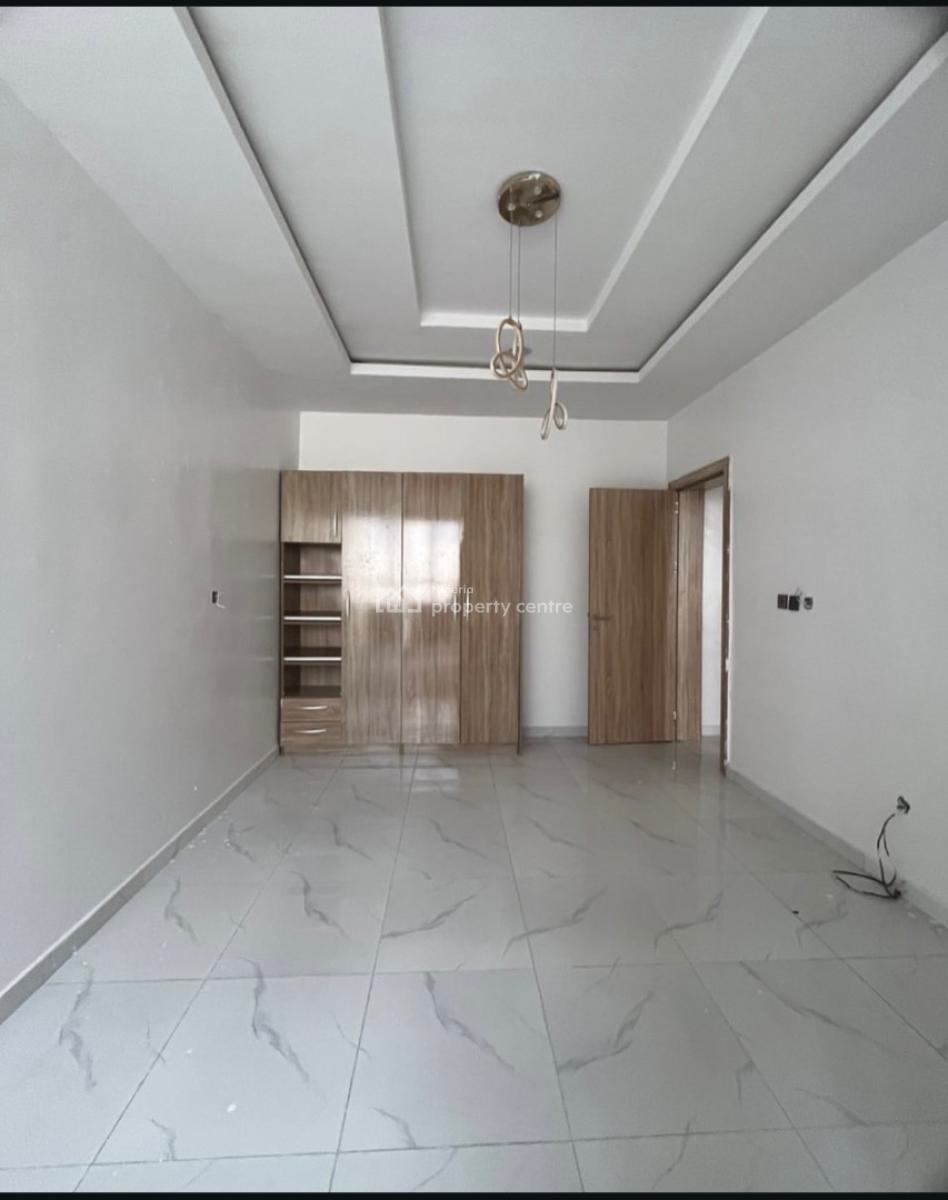Nice 2 Bedroom Spacious Apartment, Ologolo Lekki Lagos, Lekki, Lagos, Flat / Apartment for Sale