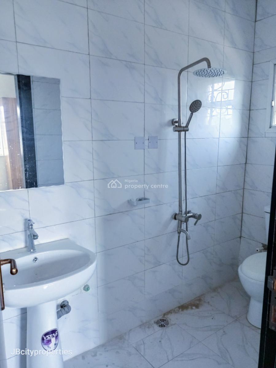 Spacious 2 Bedroom Apartment, Ogombo, Ogombo, Ajah, Lagos, Flat / Apartment for Rent