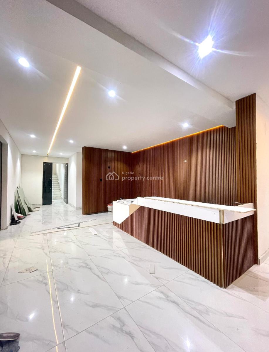 Excellent 2 Bedroom Apartment with an Elevator,gym,pool and Bq, Lekki Phase 1, Lekki, Lagos, House for Sale