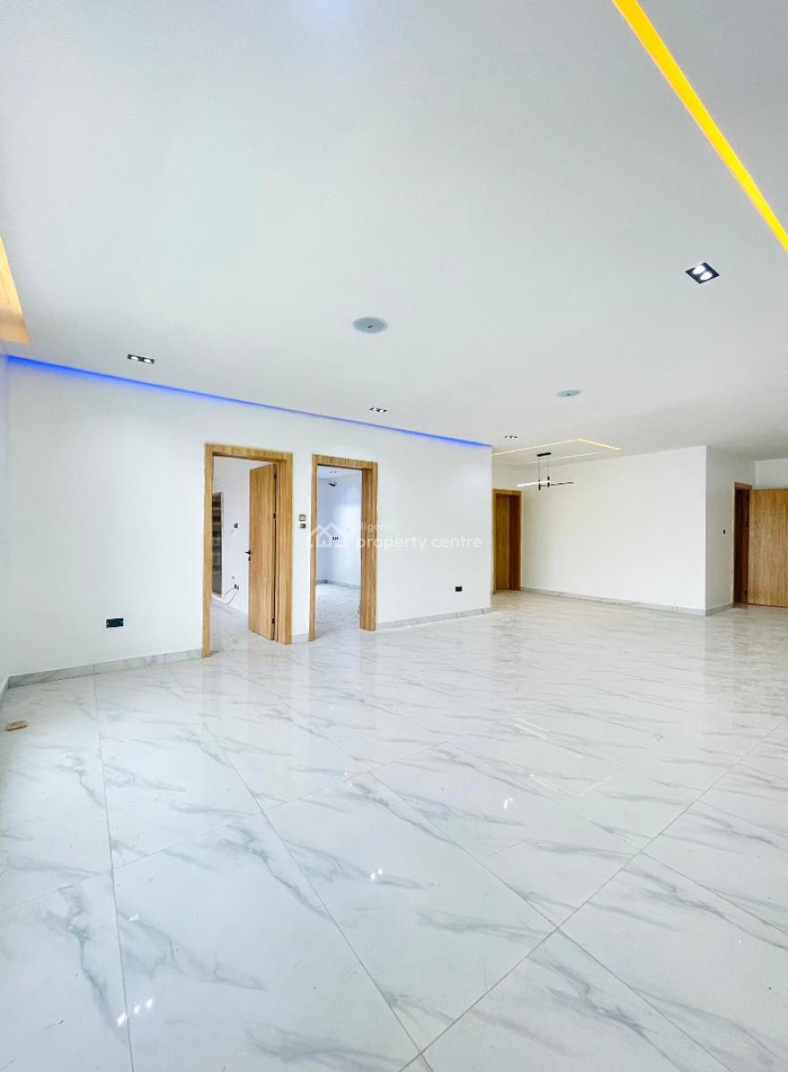 Excellent 2 Bedroom Apartment with an Elevator,gym,pool and Bq, Lekki Phase 1, Lekki, Lagos, House for Sale