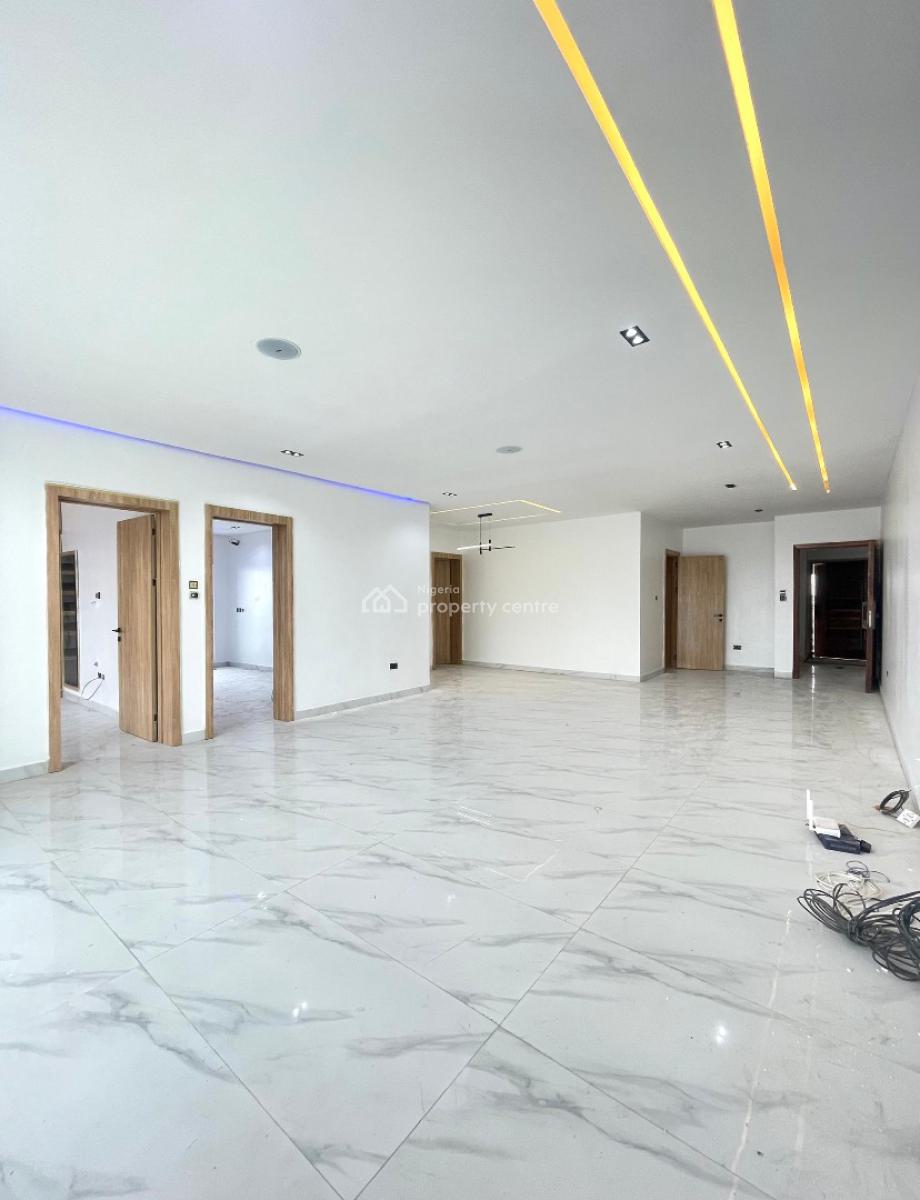 Excellent 2 Bedroom Apartment with an Elevator,gym,pool and Bq, Lekki Phase 1, Lekki, Lagos, House for Sale