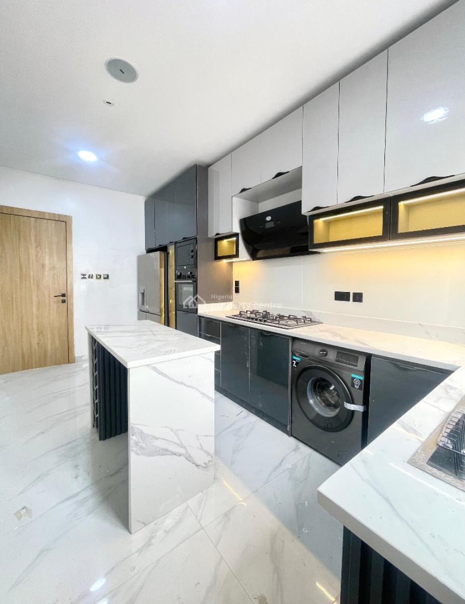 Excellent 2 Bedroom Apartment with an Elevator,gym,pool and Bq, Lekki Phase 1, Lekki, Lagos, House for Sale