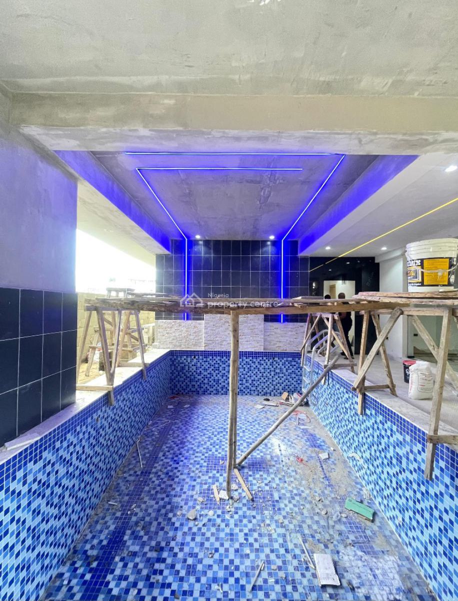 Excellent 2 Bedroom Apartment with an Elevator,gym,pool and Bq, Lekki Phase 1, Lekki, Lagos, House for Sale