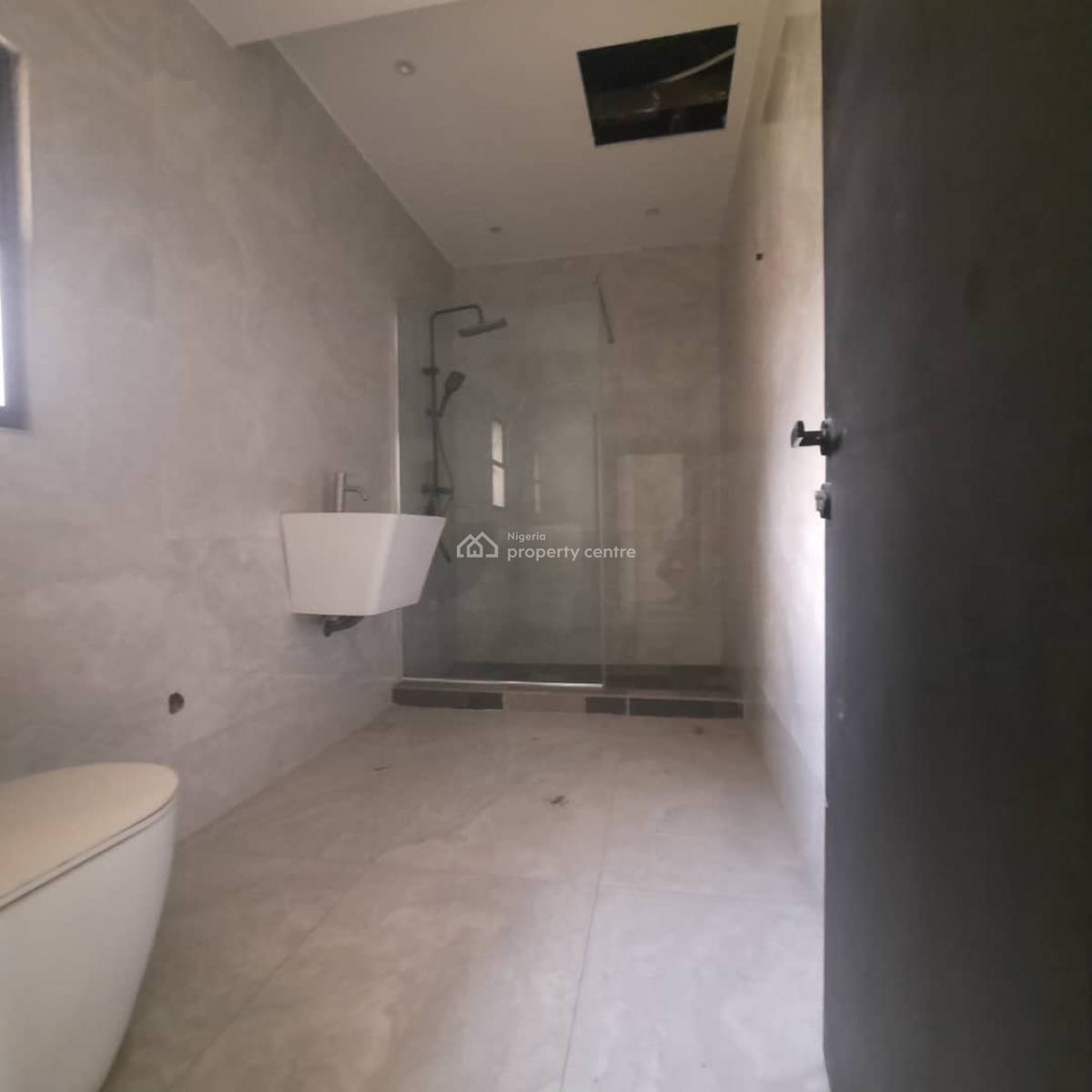 5 Bed-room,  2 Rooms Guest Chalet, Green Area, Out Door Bar and Genera, Maitama, Maitama District, Abuja, Detached Duplex for Rent