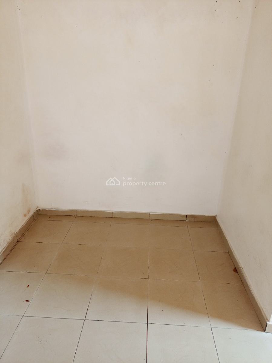 Spacious Selfcontain at Ajah Ilaje Off Mobil Road, Ajah Ilaje Off Mobil Road, Ajah, Lagos, Self Contain (single Rooms) for Rent