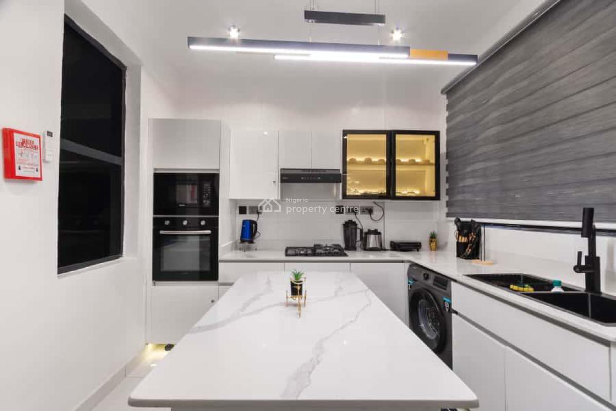 Luxury 2  Bedroom Apartment, Richmond Pearl Estate Freedom Way, Lekki Phase 1, Lekki, Lagos, Flat / Apartment Short Let