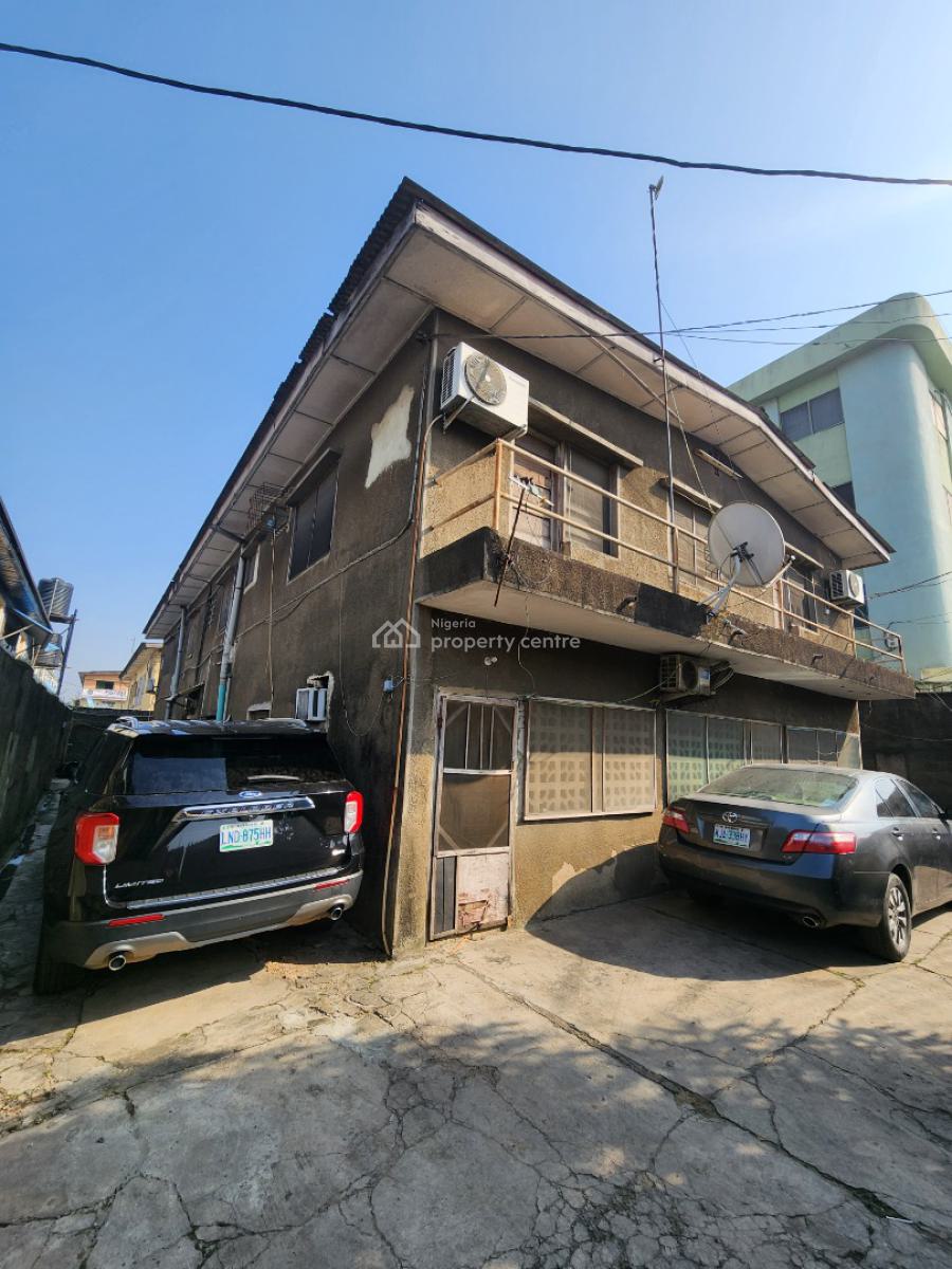 a Retainable Block of Four (4) Units of 3-bedroom Flats Up for Grabs, Off Nuru Oniwo Via Agbonyin Avenue Surulere Lagos, Surulere, Lagos, Block of Flats for Sale