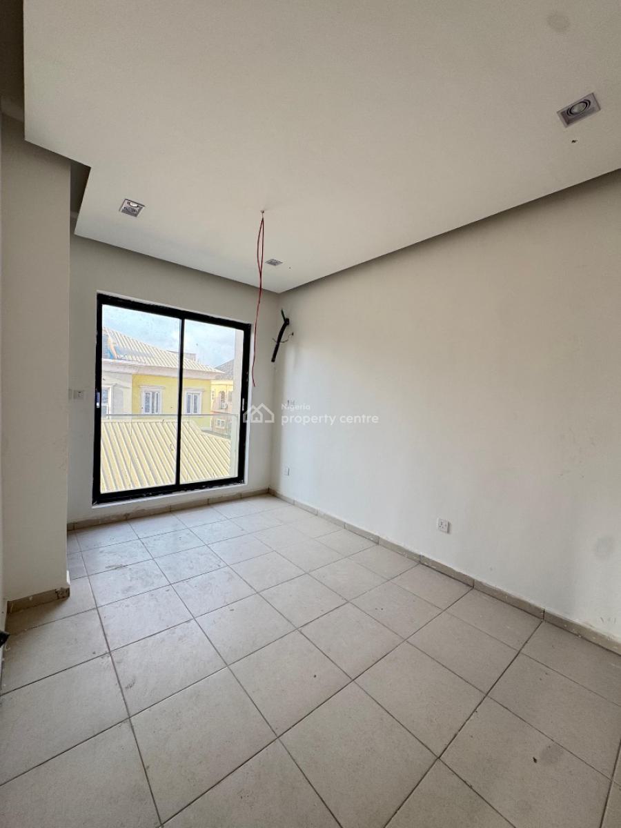 Spacious  2  Bedroom Apartments in a Secure Location, Ologolo, Lekki, Lagos, Flat / Apartment for Sale