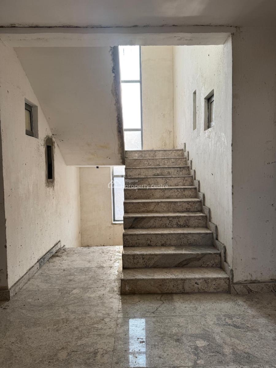 Spacious  2  Bedroom Apartments in a Secure Location, Ologolo, Lekki, Lagos, Flat / Apartment for Sale