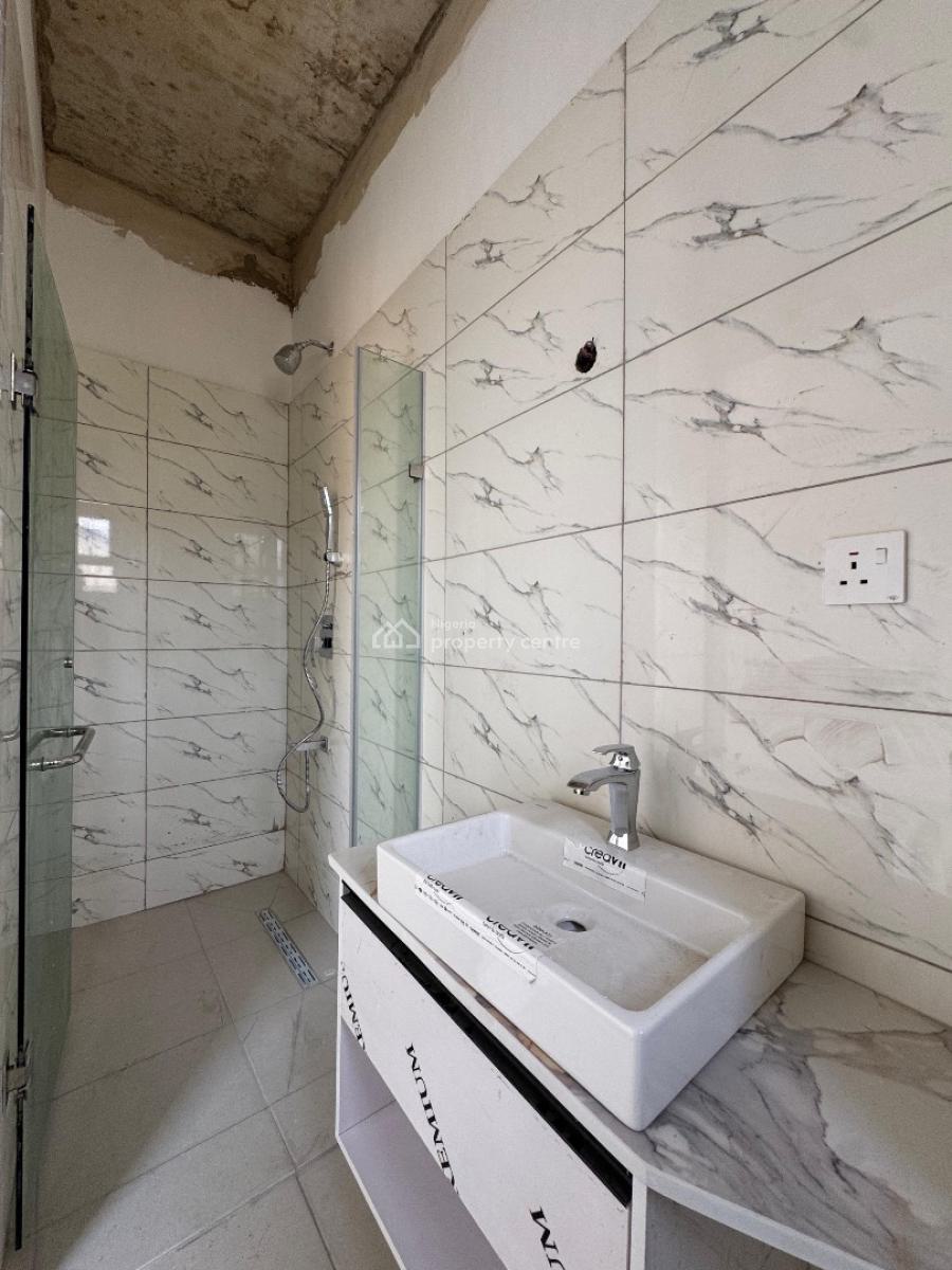 Spacious  2  Bedroom Apartments in a Secure Location, Ologolo, Lekki, Lagos, Flat / Apartment for Sale