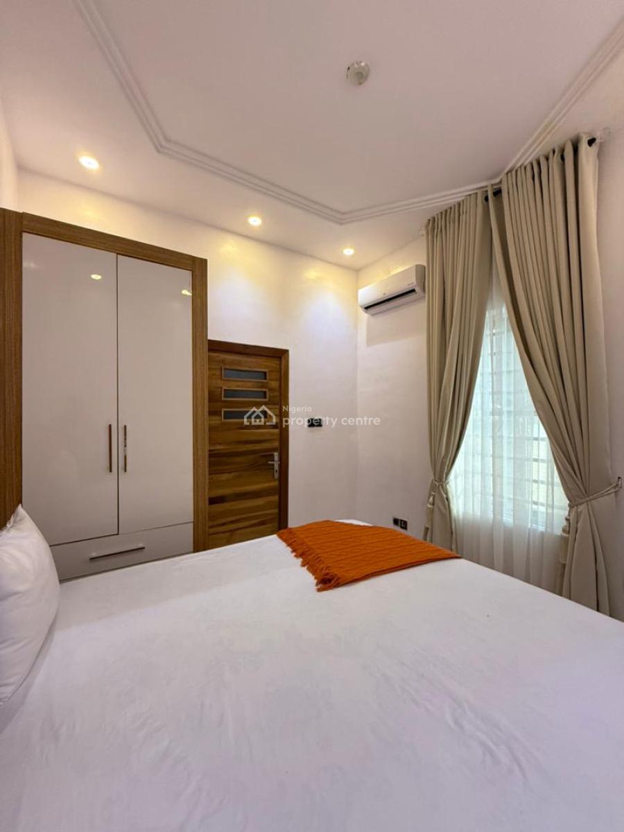 Beautiful 1 Bedroom Apartment with a Private Cinema., Osapa London, Lekki, Lagos, Flat / Apartment Short Let