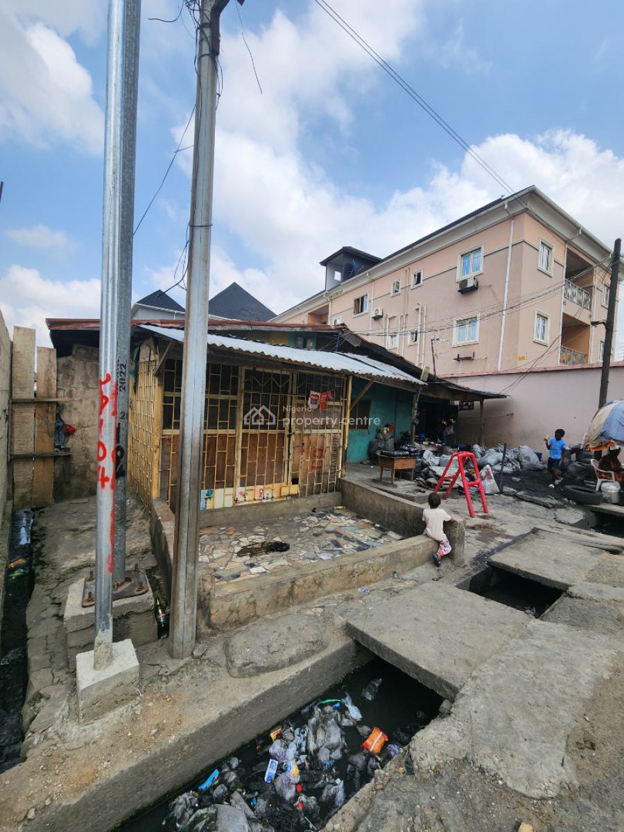 Dilapidated Bungalow on a Full Plot of Land, Abiodun Wright Via  Nnobi Ikate Surulere, Surulere, Lagos, Mixed-use Land for Sale
