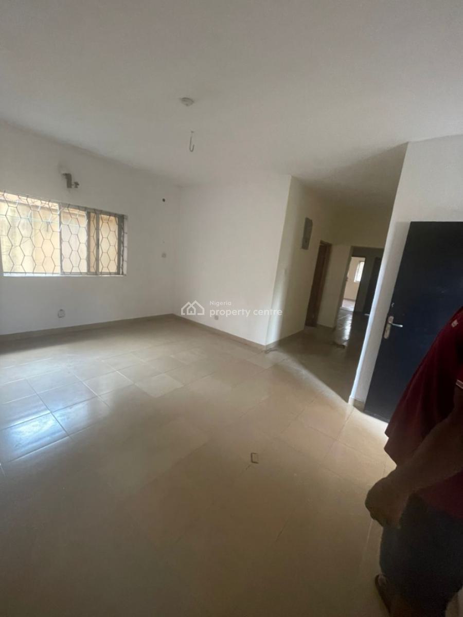 3 Bedroom Flat in a Serene Environment, Gra Phase 2, Magodo, Lagos, Flat / Apartment for Rent