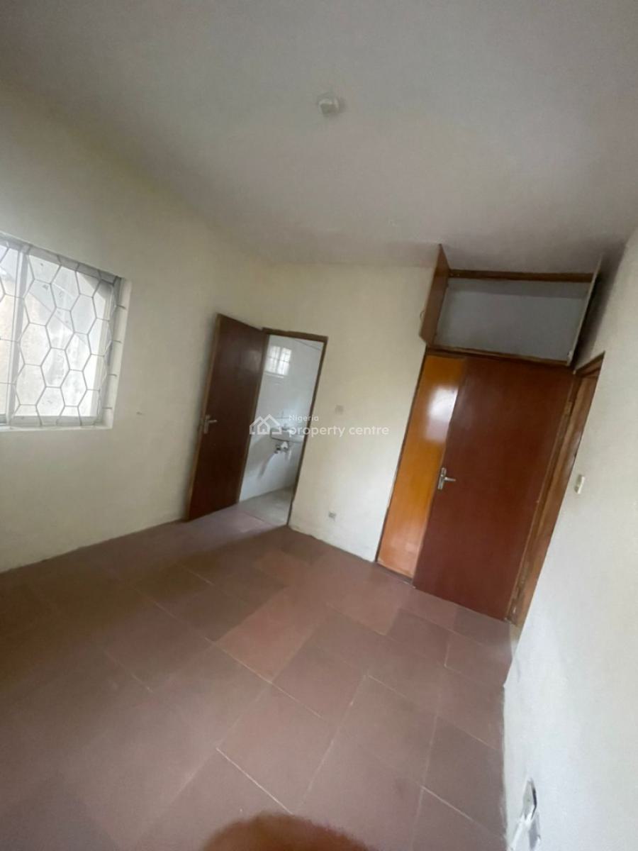 3 Bedroom Flat in a Serene Environment, Gra Phase 2, Magodo, Lagos, Flat / Apartment for Rent