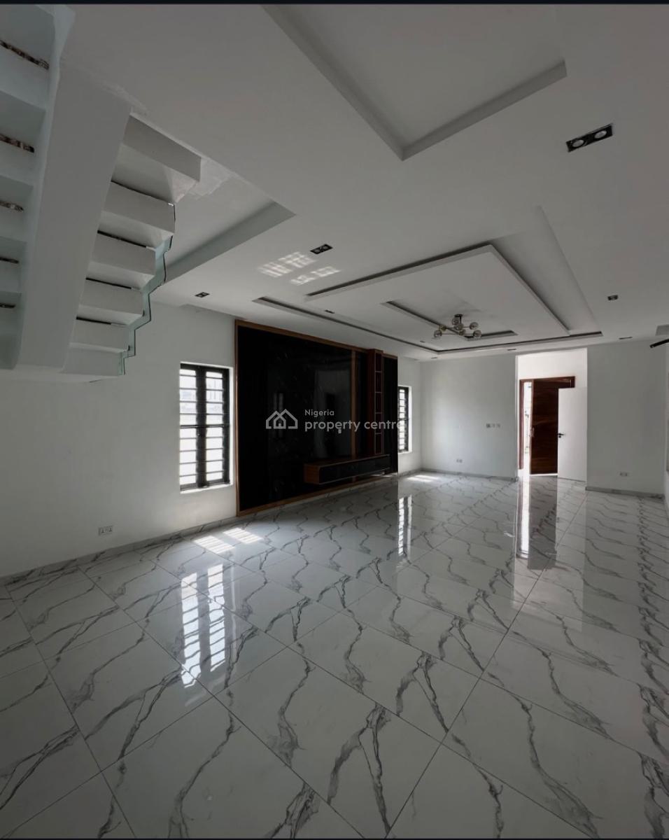 4 Bedroom Spacious Duplex with a Pool, Ologolo Lekki, Lekki, Lagos, Detached Duplex for Sale