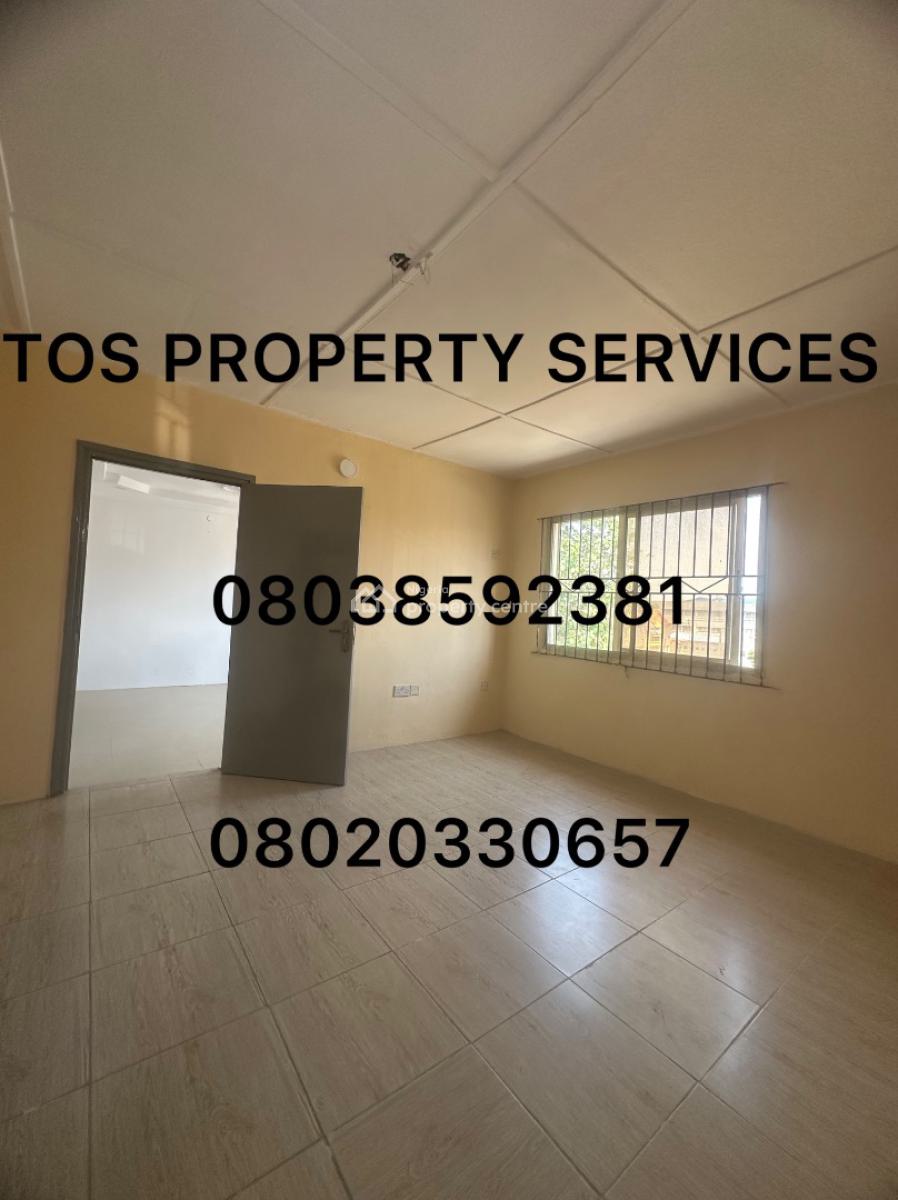 Standard & Spacious 3 Bedroom Apartment, Yaba, Lagos, Yaba, Lagos, Flat / Apartment for Rent