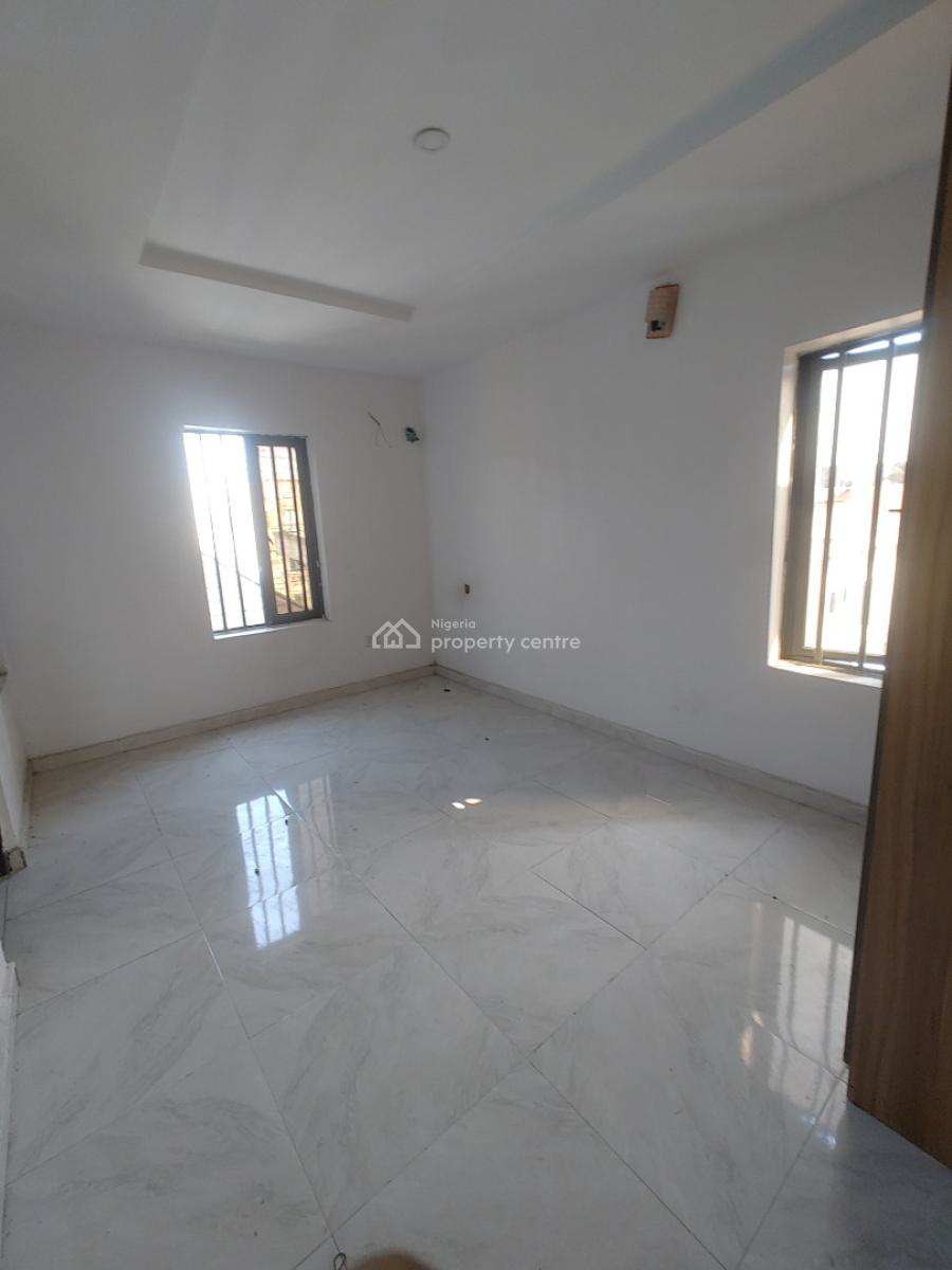 Very Clean 2 Bedroom Flat Apartment in a Call in Estate, Ogidan, Very Close to Blenco and Sky Mall, Sangotedo, Ajah, Lagos, Flat / Apartment for Rent