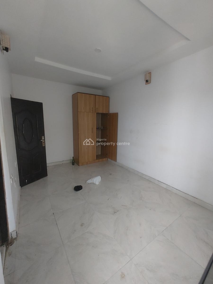 Very Clean 2 Bedroom Flat Apartment in a Call in Estate, Ogidan, Very Close to Blenco and Sky Mall, Sangotedo, Ajah, Lagos, Flat / Apartment for Rent