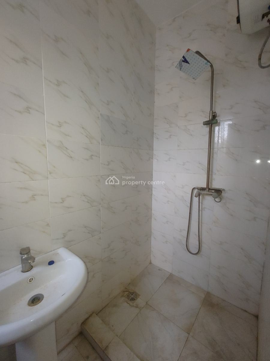 Very Clean 2 Bedroom Flat Apartment in a Call in Estate, Ogidan, Very Close to Blenco and Sky Mall, Sangotedo, Ajah, Lagos, Flat / Apartment for Rent