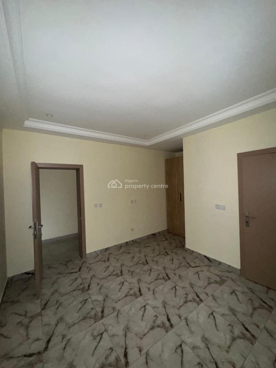 4bedroom Flat with Excellent Facilities at Lekki, Right Hand Side, Lekki Phase 1, Lekki, Lagos, Flat / Apartment for Rent