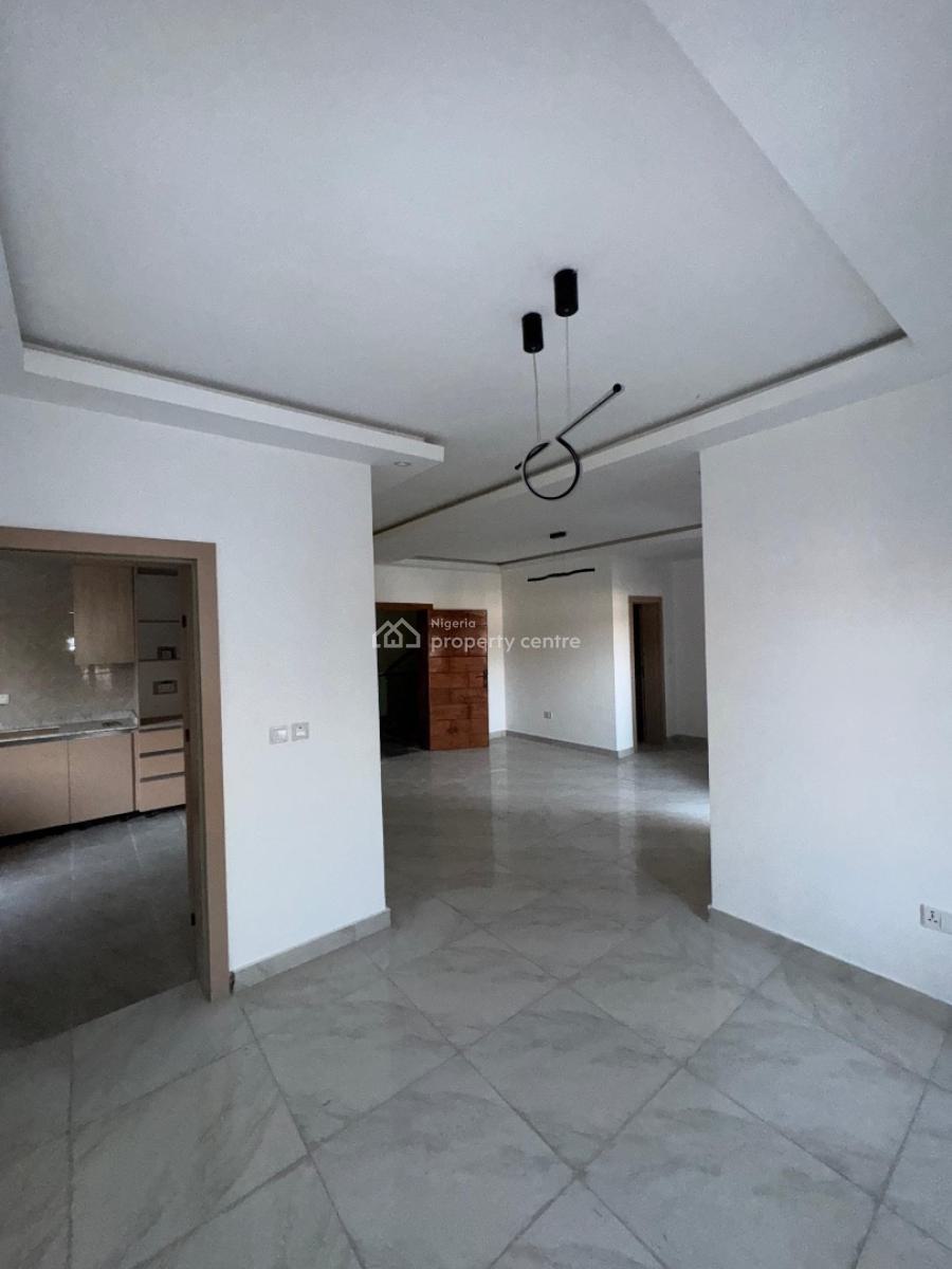 4bedroom Flat with Excellent Facilities at Lekki, Right Hand Side, Lekki Phase 1, Lekki, Lagos, Flat / Apartment for Rent