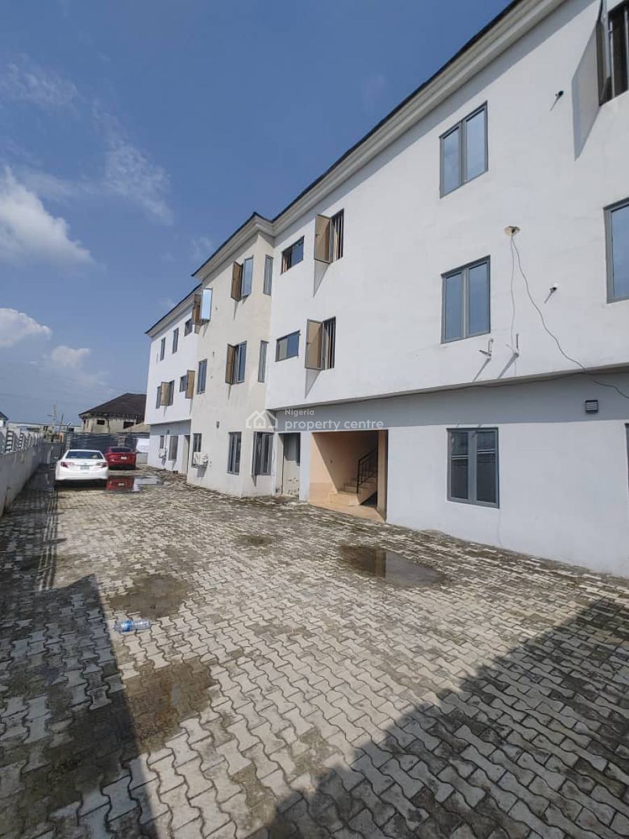 Very Clean 2 Bedroom Flat Apartment in a Call in Estate, Sky Mall, Sangotedo, Ajah, Lagos, Flat / Apartment for Rent