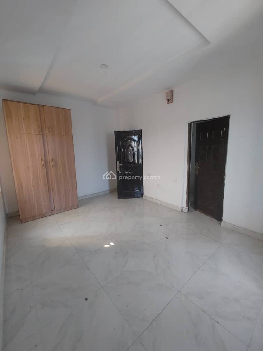 Very Clean 2 Bedroom Flat Apartment in a Call in Estate, Sky Mall, Sangotedo, Ajah, Lagos, Flat / Apartment for Rent