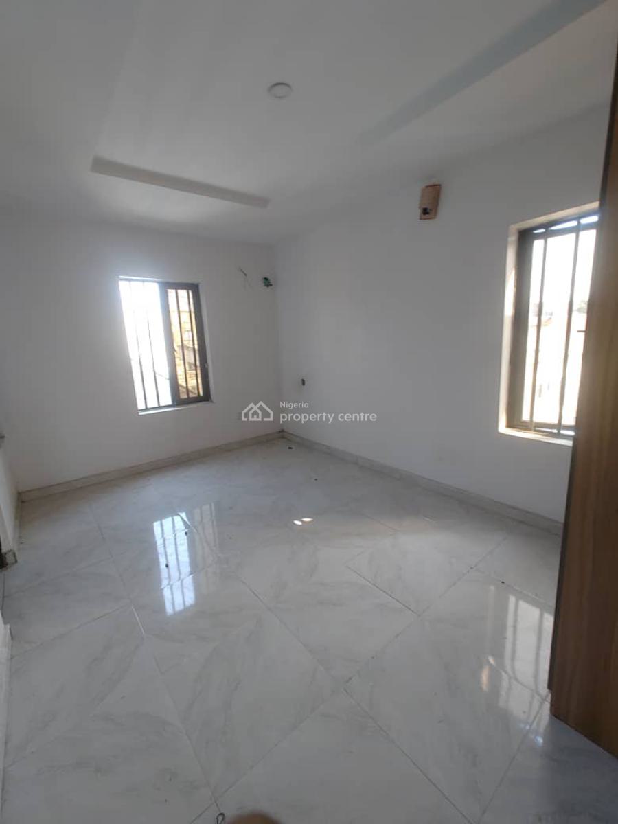 Very Clean 2 Bedroom Flat Apartment in a Call in Estate, Sky Mall, Sangotedo, Ajah, Lagos, Flat / Apartment for Rent