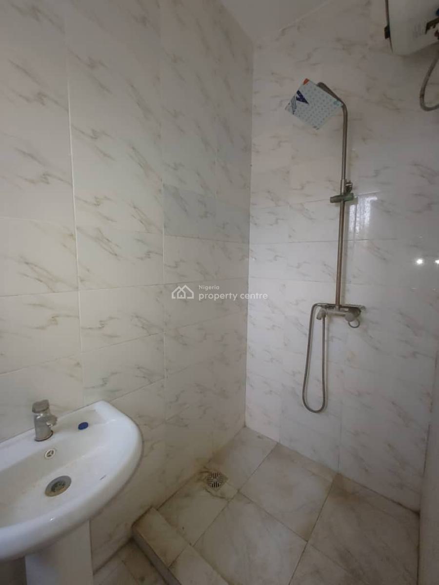 Very Clean 2 Bedroom Flat Apartment in a Call in Estate, Sky Mall, Sangotedo, Ajah, Lagos, Flat / Apartment for Rent