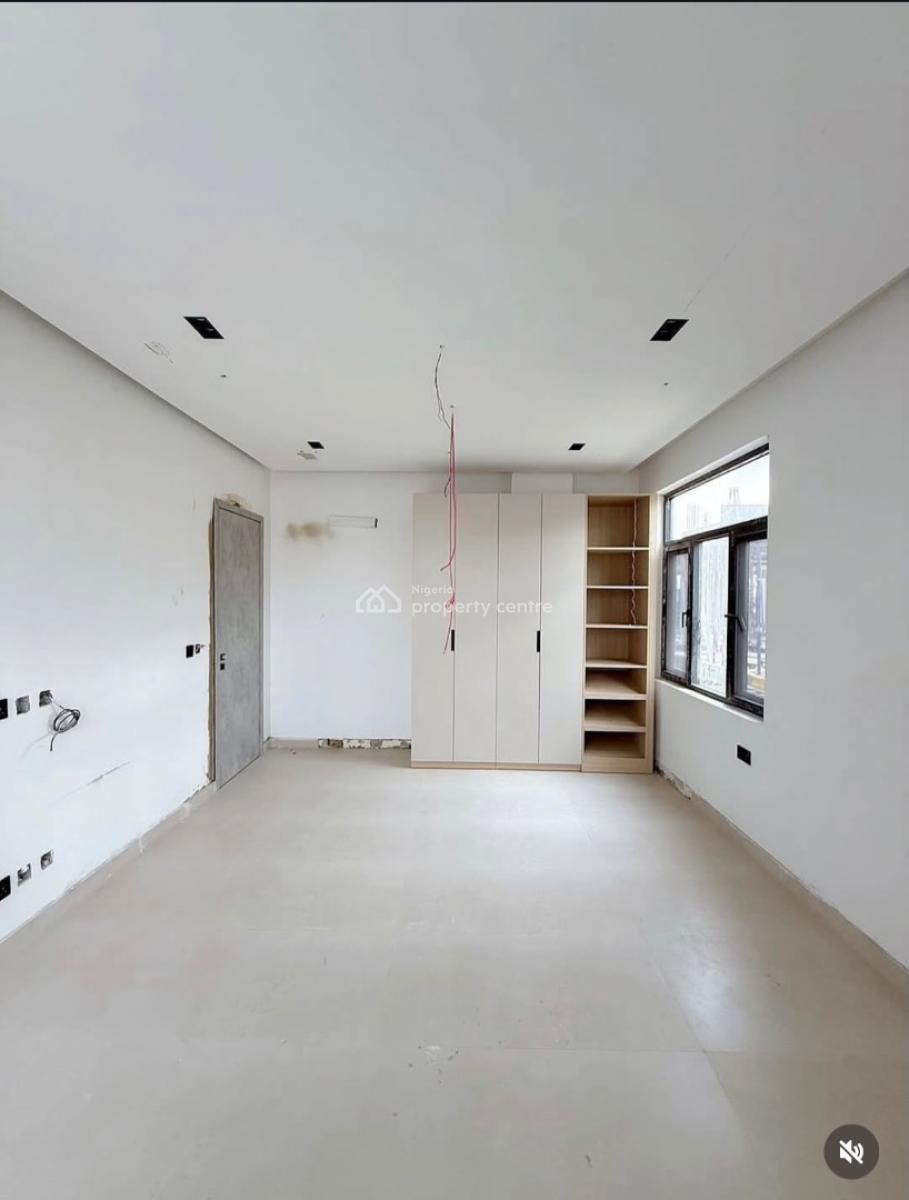 Nicely Done 3 Bedroom Fully Serviced and Spacious Apartment, Lekki Phase 1, Lekki, Lagos, Flat / Apartment for Sale