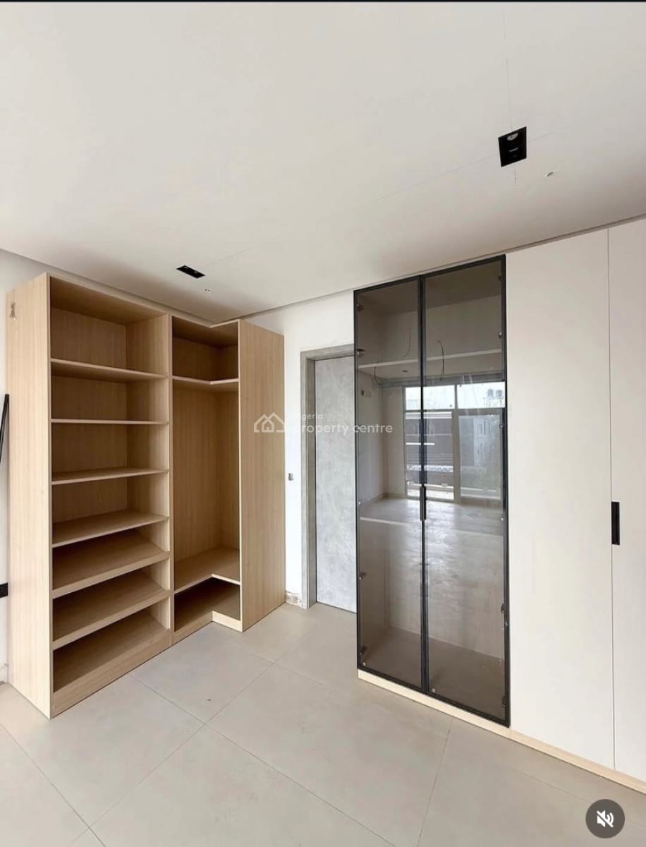 Nicely Done 3 Bedroom Fully Serviced and Spacious Apartment, Lekki Phase 1, Lekki, Lagos, Flat / Apartment for Sale