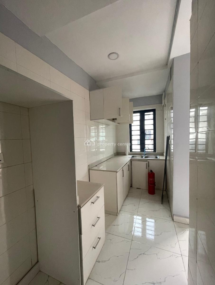 a 2 Bedroom Flat, Ologolo, Lekki, Lagos, Flat / Apartment for Rent