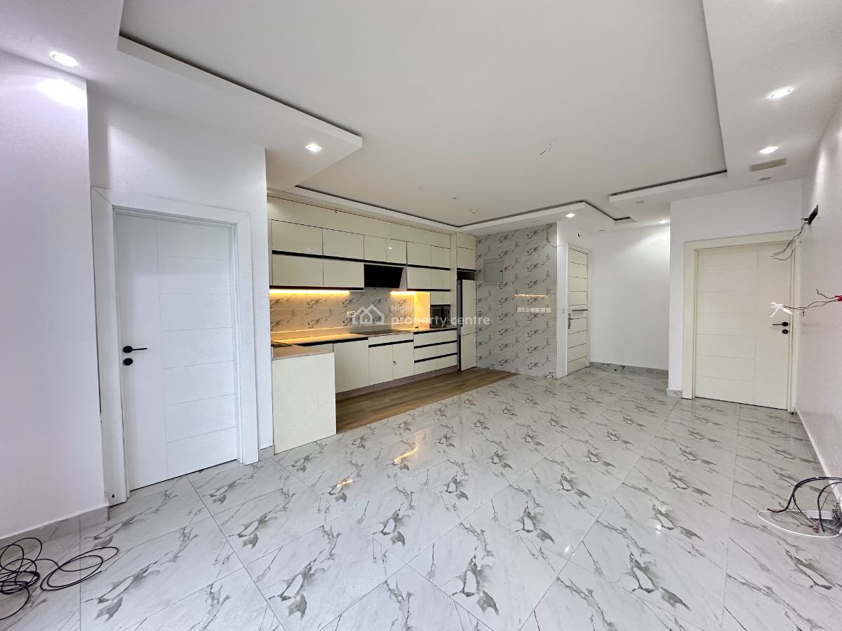 Charming & Fully Serviced 2 Bedroom Apartment, Periwinkle Estate, Lekki Phase 1, Lekki, Lagos, Flat / Apartment for Rent