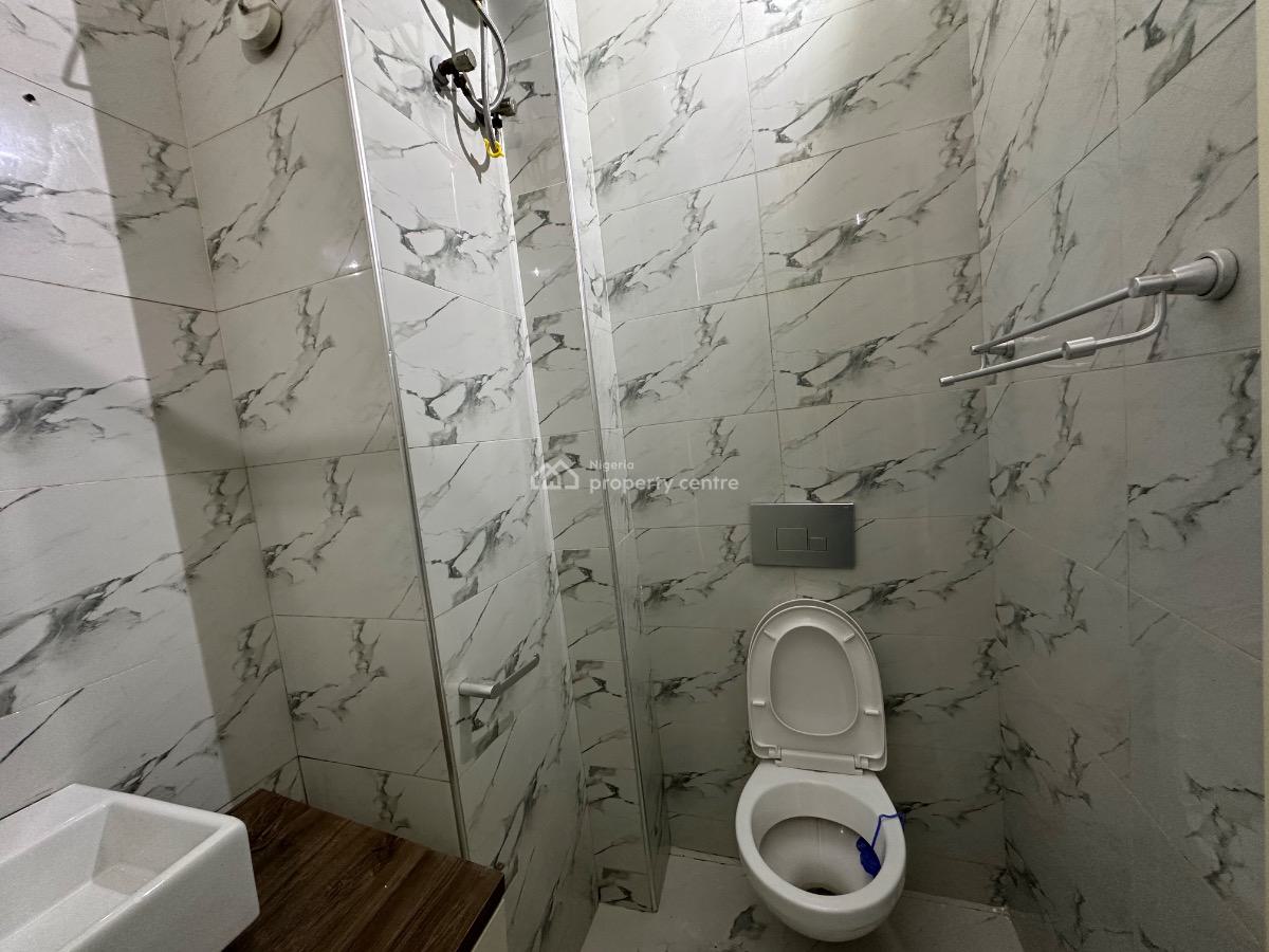 Charming & Fully Serviced 2 Bedroom Apartment, Periwinkle Estate, Lekki Phase 1, Lekki, Lagos, Flat / Apartment for Rent