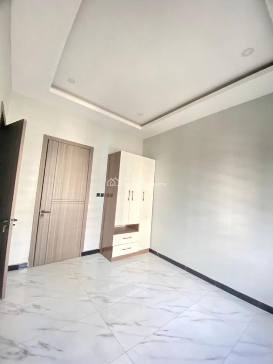Luxury 2 Bedroom Apartment with an Elevator, Gym, Lekki Phase 1, Lekki, Lagos, Flat / Apartment for Rent