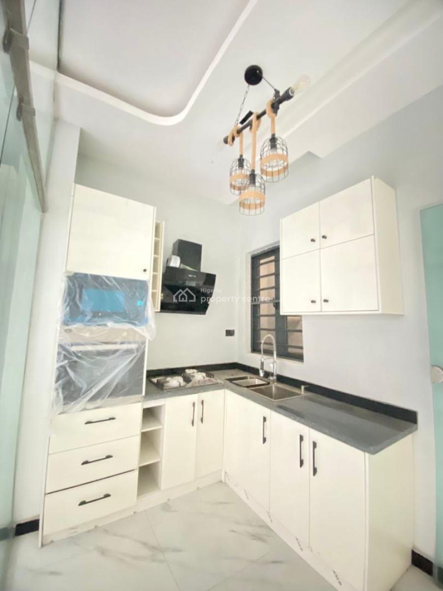 Luxury 2 Bedroom Apartment with an Elevator, Gym, Lekki Phase 1, Lekki, Lagos, Flat / Apartment for Rent