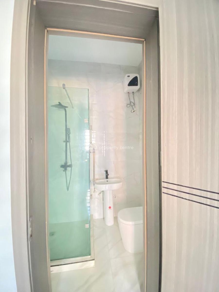 Luxury 2 Bedroom Apartment with an Elevator, Gym, Lekki Phase 1, Lekki, Lagos, Flat / Apartment for Rent