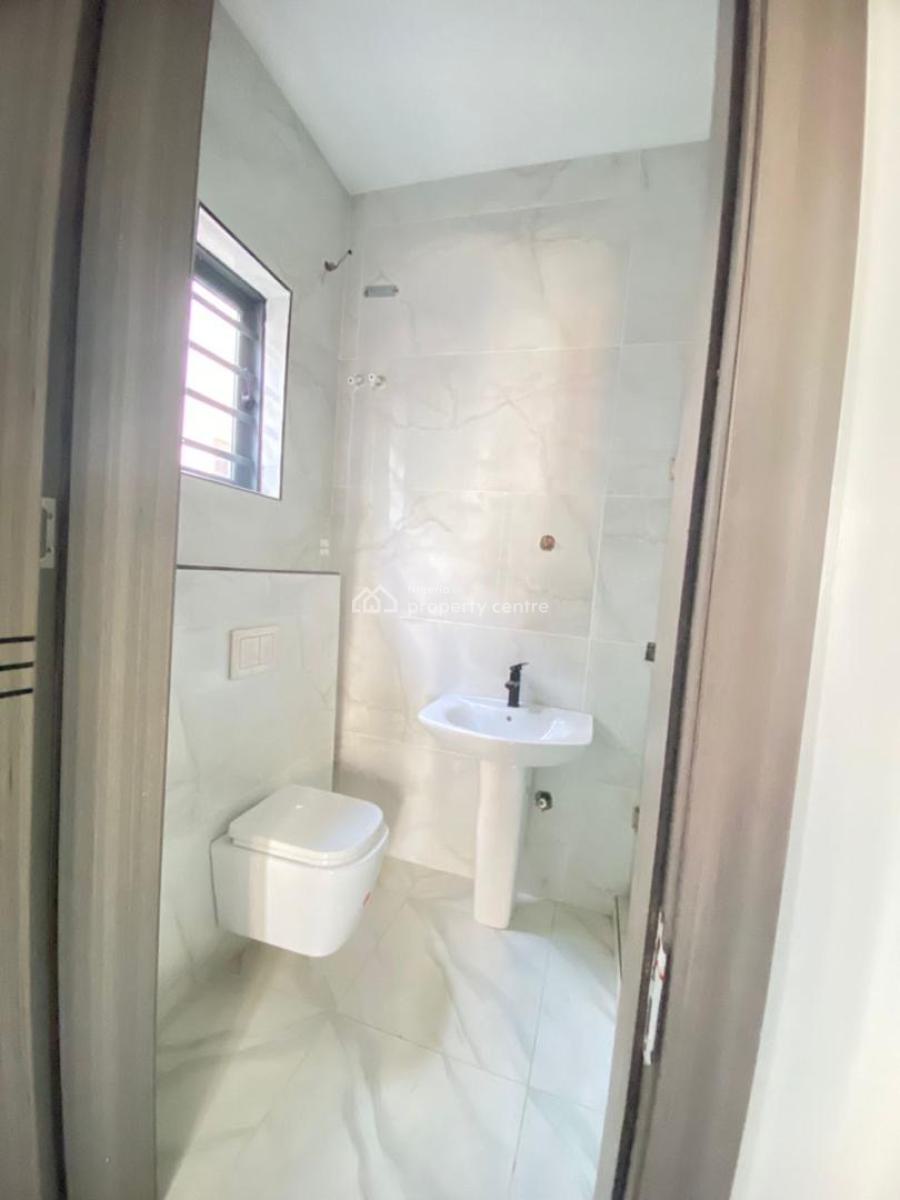 Luxury 2 Bedroom Apartment with an Elevator, Gym, Lekki Phase 1, Lekki, Lagos, Flat / Apartment for Rent