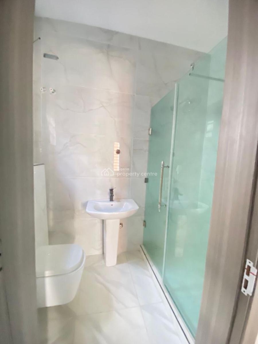 Luxury 2 Bedroom Apartment with an Elevator, Gym, Lekki Phase 1, Lekki, Lagos, Flat / Apartment for Rent