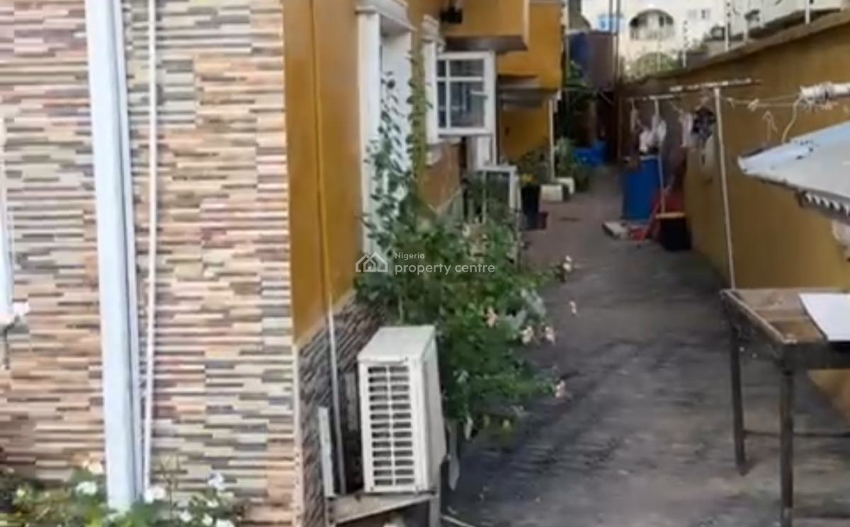 6rooms Duplex + 4self-cons with S/pool + Basketball Court, Park View Estate Off Ago Palace Way, Okota, Isolo, Lagos, House for Sale